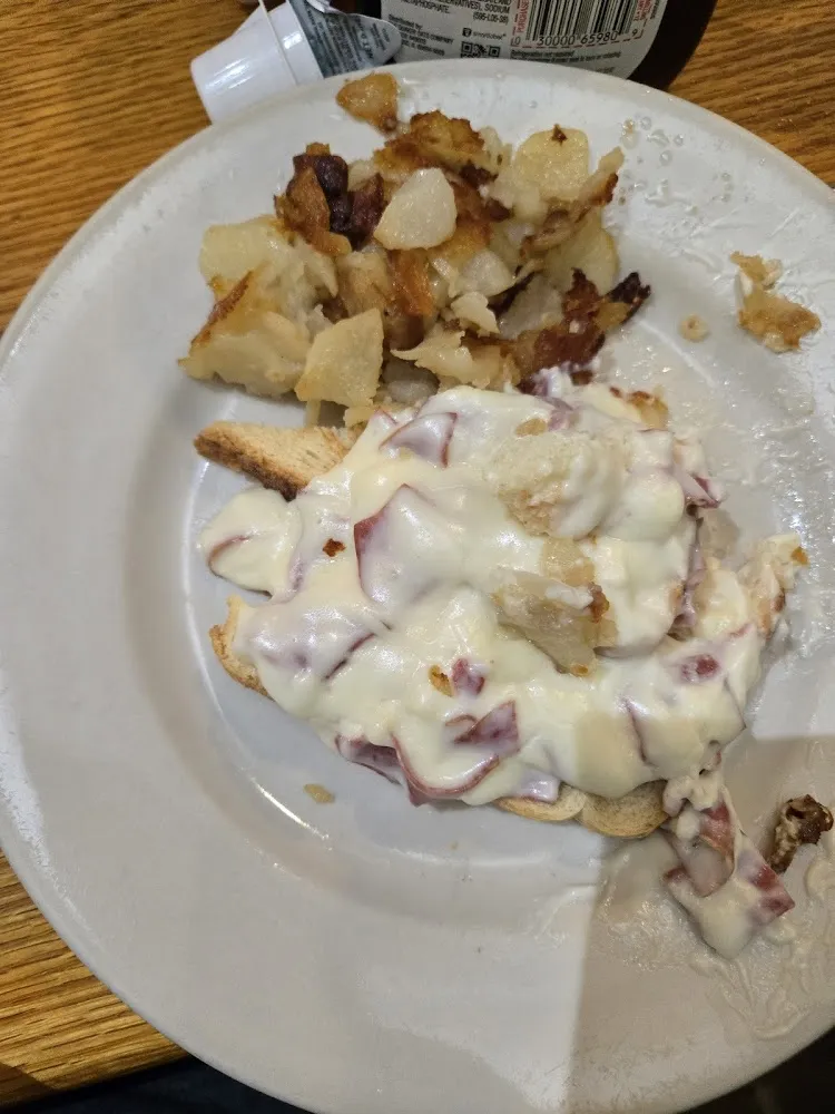 Creamed Chipped Beef on White Toast